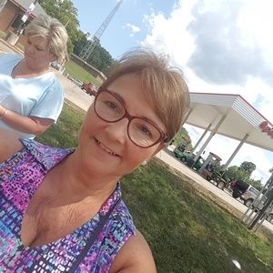 Meet your Posher, Valerie